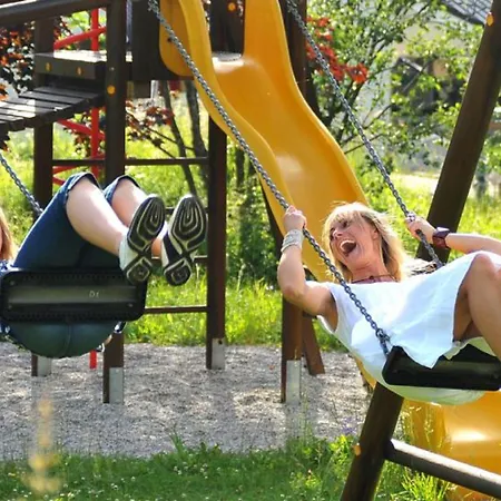 松佳斯坦家庭酒店 4*